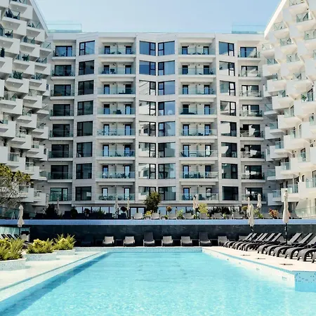 Aquablue Std In Infinity Pool & Apartman